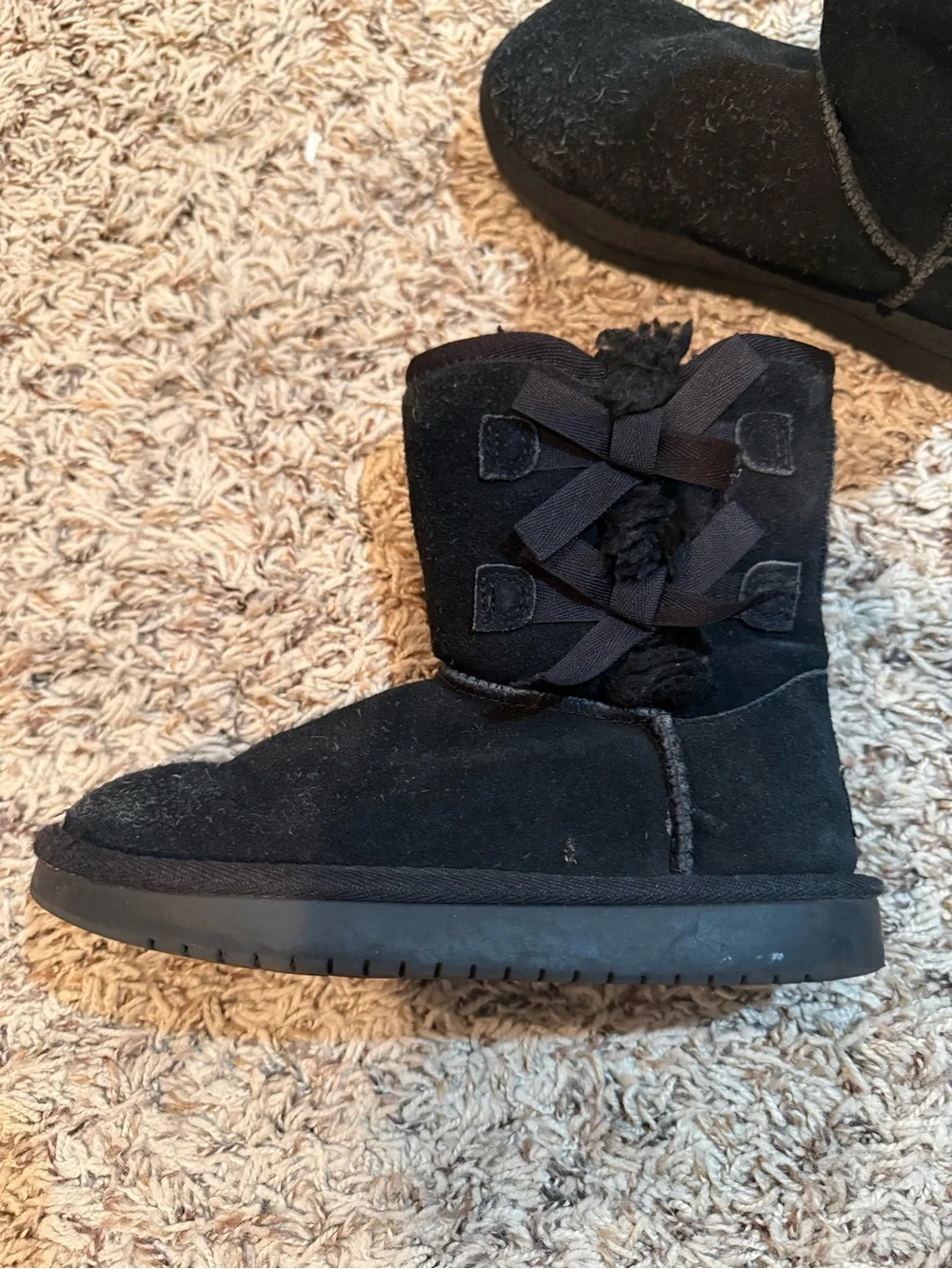 Koolaburra Ugg Black Fleece-Lined Boot with Bow Accent
